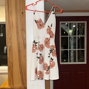 Semi-formal dress with gorgeous detail! Women’s size small